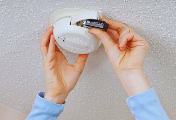 Smoke detector maintenance 